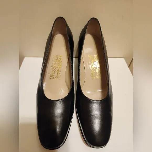 Salvatore Ferragamo Black Leather Classic Block Heel Pumps Sz 6.5 B Ret. $695 - Picture 5 of 9